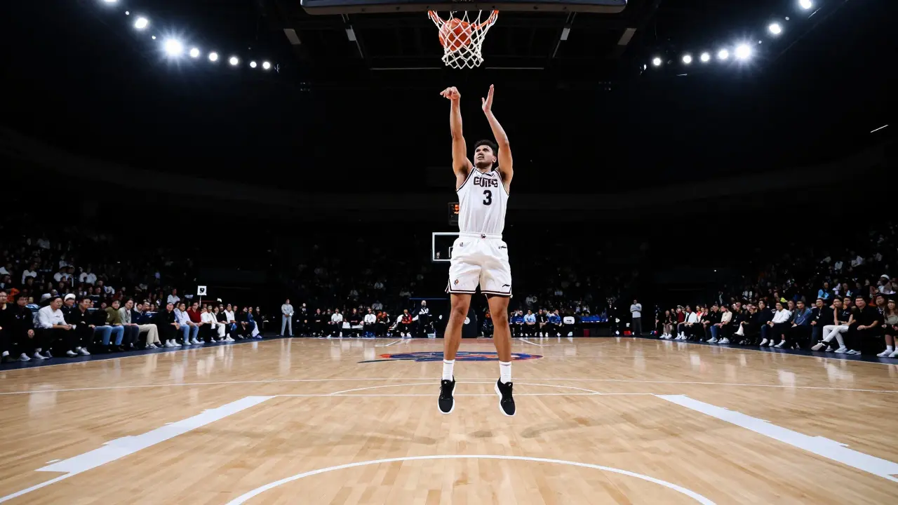Hráč střílí trojku z dálky za čarou na basketbalovém hřišti